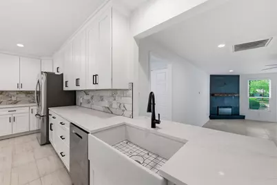 2228 Goldenrod Avenue, Fort Worth, TX 76111 - Photo 9