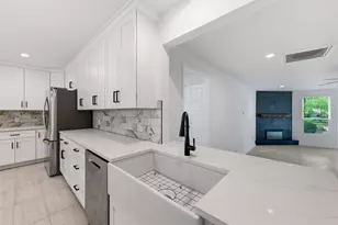 2228 Goldenrod Ave, Fort Worth, TX 76111 - Photo 9