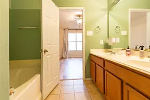 1906 Castaway Dr, Dallas, TX 75051 - Photo 25