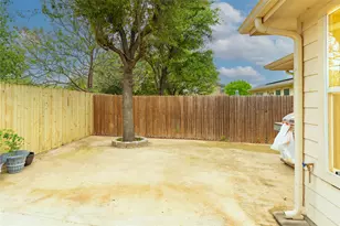 1906 Castaway Dr, Dallas, TX 75051 - Photo 31