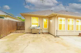 1906 Castaway Dr, Dallas, TX 75051 - Photo 29