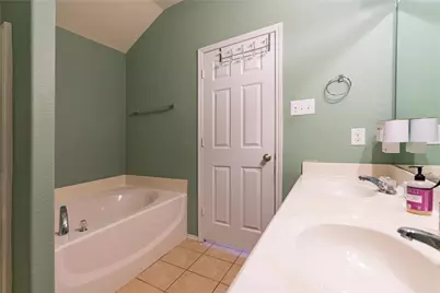 1906 Castaway Drive, Dallas, TX 75051 - Photo 27