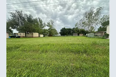 1204 E Highland Avenue, Comanche, TX 76442 - Photo 3