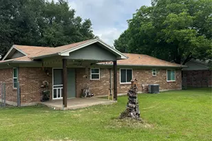 502 E Roosevelt, Whitney, TX 76692 - Photo 5
