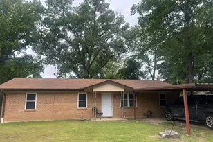 440 S Bois D Arc St, Blossom, TX 75416 - Photo 1