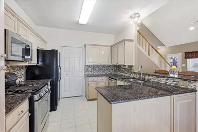 1740 Creekbend Drive, Lewisville, TX 75067 - Photo 11