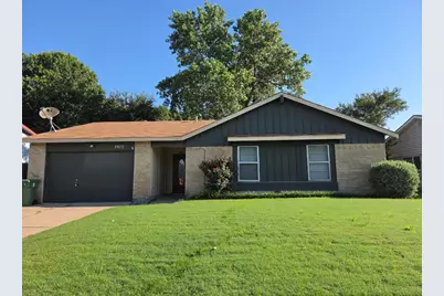 7013 Lincolnshire Lane, North Richland Hills, TX 76182 - Photo 1