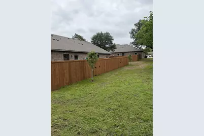 1005 Grandbury Street #A, Cleburne, TX 76033 - Photo 5