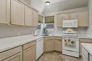 3673 Stockton Dr, Carrollton, TX 75010 - Photo 11