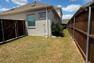 2726 Geranium Ln, Garland, TX 75042 - Photo 21
