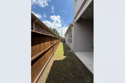 2726 Geranium Lane, Garland, TX 75042 - Photo 23