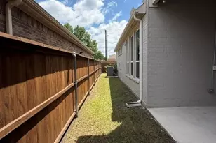 2726 Geranium Ln, Garland, TX 75042 - Photo 23