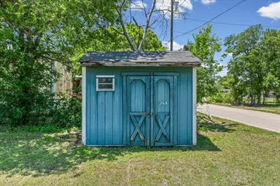 700 N 3rd Street, McGregor, TX 76657 - Photo 21