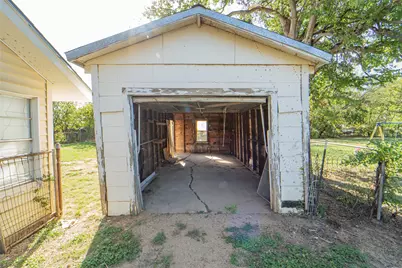 304 N Geneva Street, Breckenridge, TX 76424 - Photo 17