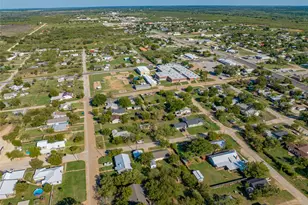 304 N Geneva St, Breckenridge, TX 76424 - Photo 9