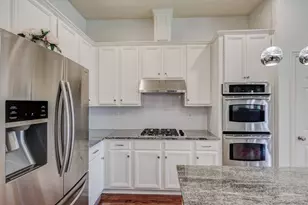 9718 Wolf Creek Dr, Irving, TX 75063 - Photo 5