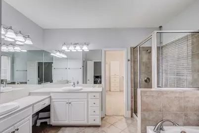 9718 Wolf Creek Drive, Irving, TX 75063 - Photo 25