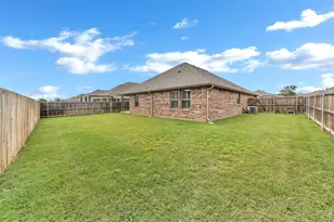 933 E 5th St, Springtown, TX 76082 - Photo 27