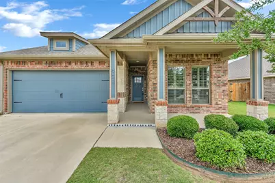 933 E 5th Street, Springtown, TX 76082 - Photo 1