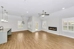 933 E 5th St, Springtown, TX 76082 - Photo 5