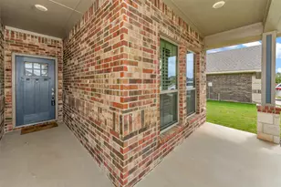 933 E 5th St, Springtown, TX 76082 - Photo 3