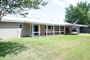 918 S Varella St, Mexia, TX 76667 - Photo 25