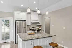 9966 Coppedge Ln, Dallas, TX 75220 - Photo 9