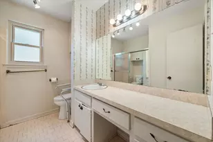 815 Vail Dr, Arlington, TX 76012 - Photo 23