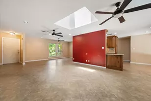 815 Vail Dr, Arlington, TX 76012 - Photo 11