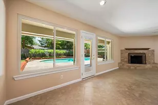 815 Vail Dr, Arlington, TX 76012 - Photo 7