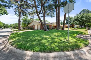 815 Vail Dr, Arlington, TX 76012 - Photo 1