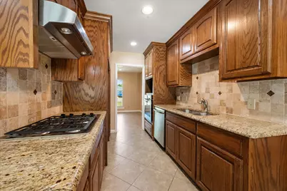 815 Vail Drive, Arlington, TX 76012 - Photo 15