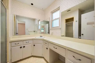 815 Vail Drive, Arlington, TX 76012 - Photo 21