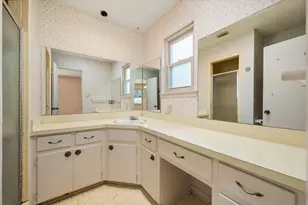 815 Vail Dr, Arlington, TX 76012 - Photo 21
