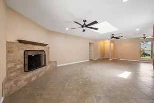 815 Vail Dr, Arlington, TX 76012 - Photo 5