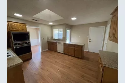 407 Hillcroft Circle, Duncanville, TX 75137 - Photo 7