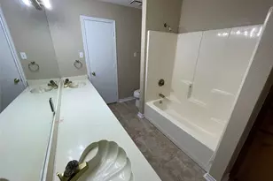 407 Hillcroft Cir, Duncanville, TX 75137 - Photo 9