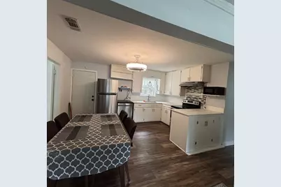 1104 Locust Street, Gainesville, TX 76240 - Photo 5