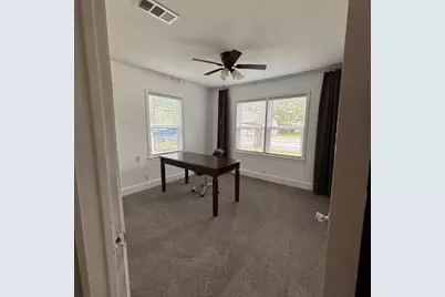1104 Locust Street, Gainesville, TX 76240 - Photo 9