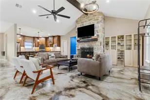 139 Kriston Ln, Springtown, TX 76082 - Photo 5