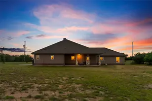 139 Kriston Ln, Springtown, TX 76082 - Photo 31