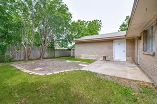 3544 Esplendor Ave, Irving, TX 75062 - Photo 23