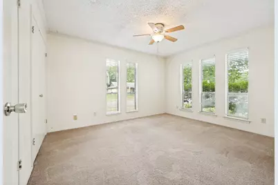 3544 Esplendor Avenue, Irving, TX 75062 - Photo 17