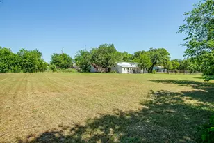 606 E Moore St, Granbury, TX 76048 - Photo 31