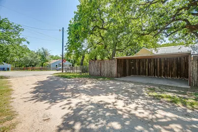 606 E Moore Street, Granbury, TX 76048 - Photo 37