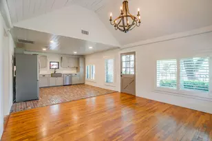 606 E Moore St, Granbury, TX 76048 - Photo 9