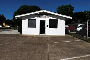 2526 Hillcrest Ln, Grand Prairie, TX 75052 - Photo 1