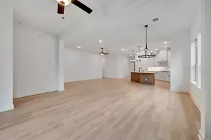 2114 Spotted Fawn Dr, Arlington, TX 76005 - Photo 17
