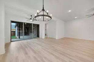 2114 Spotted Fawn Dr, Arlington, TX 76005 - Photo 11