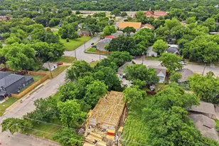 306 Royal St, Cleburne, TX 76031 - Photo 7